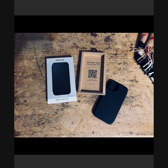 Nomad Black Leather Folio Case (MagSafe) for iPhone 13 Pro Max - Picture 3 of 6